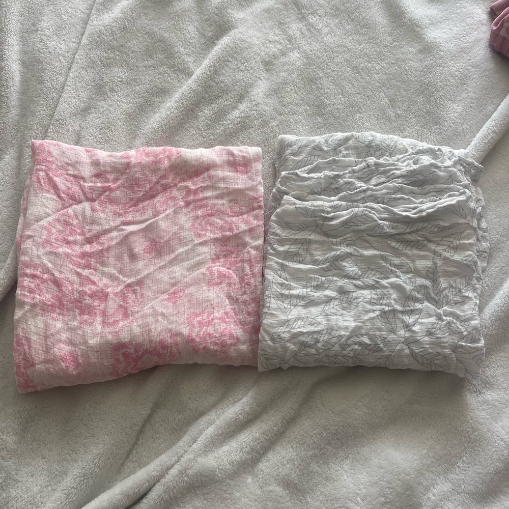 Aden + Anais swaddles